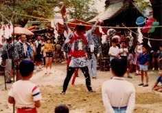 照片：青渭神社祭典的情况