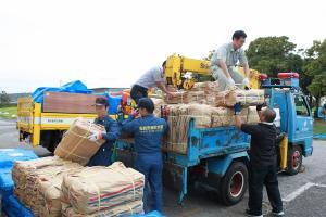 Photo: Scene of Relief Supplies Transportation 2