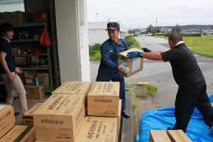 Photo: Scene of Relief Supplies Transportation 3