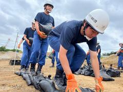 Photo: The state of the sandbag construction method