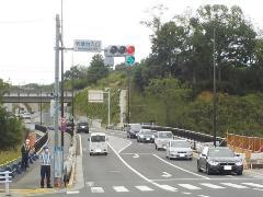 Photo: Right Turn Arrow Signal at Wakabadai Entrance Intersection