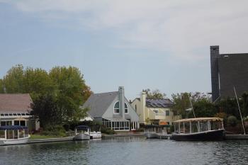 Photo: Residential area with a pier