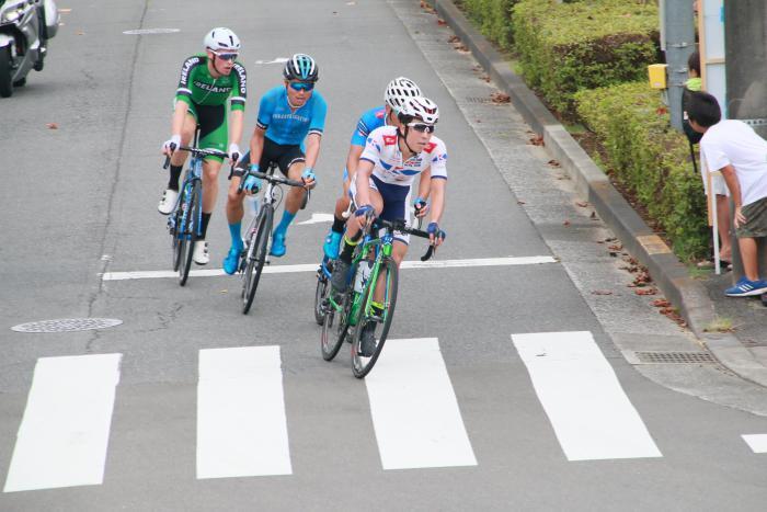 Photo: Athletes racing through Inagi City 2