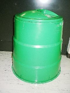 Photo: Composter (Non-electric food waste processing container)