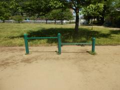 Photo: Omaru Park Push-Up Bar