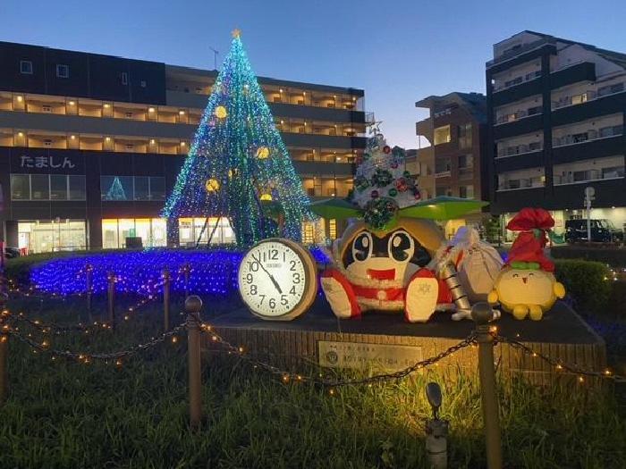 Photo: Illumination at the South Exit Rotary of Yanokuchi Station