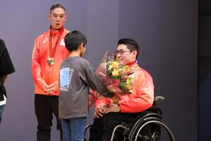 Photo: Presentation of the Bouquet 1