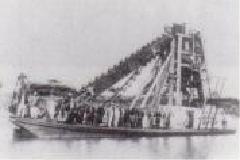 Image Machine ship for gravel mining (around the end of the Taisho era)