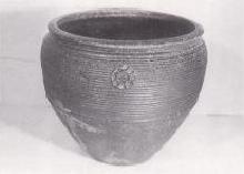 Image Jar containing a sutra cylinder