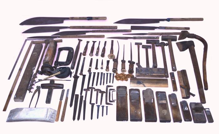 Shipwright tools of the middle Tama River basin