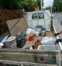 Image Vehicles owned by illegal collectors (Photo courtesy of the Tokyo Metropolitan Government)
