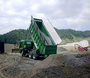 Photo Incineration ash brought to the Futatsuzuka disposal site in Hinode-machi