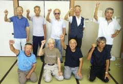 Image Members of the self-managed group after taking a class to prevent falls and fractures