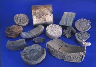 Image Discovered roof tiles from the Nara period