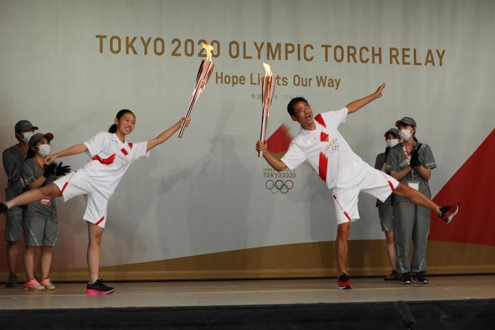 Image Decisive pose after torch kiss