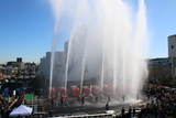 Foto: Vista de la descarga simultánea de agua