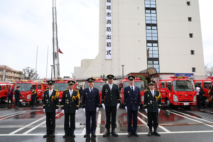 Foto: Miembros del cuerpo de bomberos con 20 años de servicio