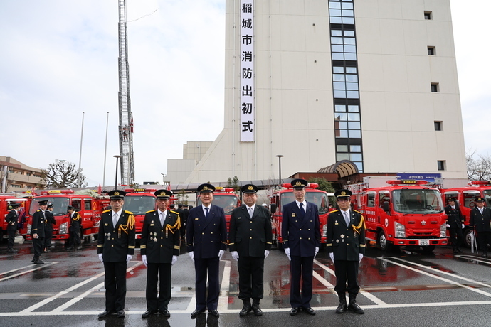 Foto: Miembros del cuerpo de bomberos con 30 años de servicio