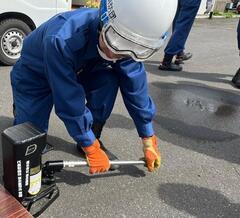 Foto: Entrenamiento de rescate con gato hidráulico