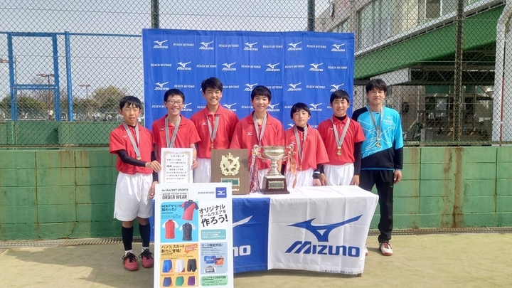 Foto: Miembros del equipo de soft tenis