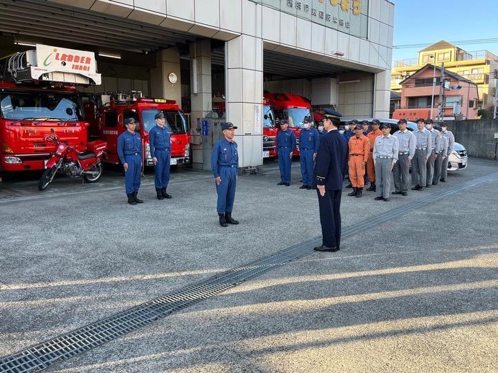 Imagen del tercer miembro enviado del equipo de emergencia contra incendios.