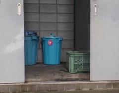 Foto: Ejemplos de contenedores de basura.