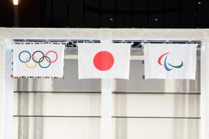 Fotografía Ceremonia de izamiento de bandera olímpica y paralímpica