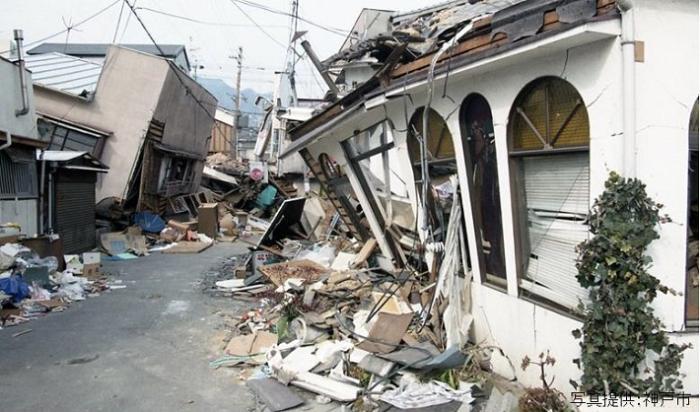 Foto: Imagem fornecida pela cidade de Kobe - Situação após o terremoto