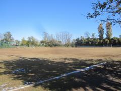 Foto: Estação Minami-Tama Praça de Esportes (Campo de Futebol)