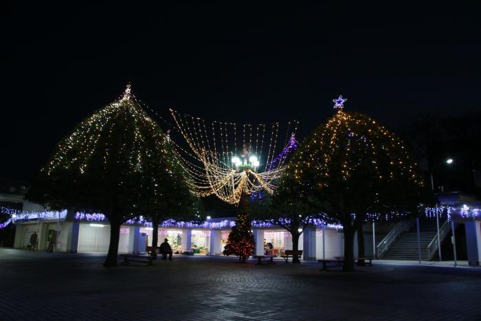 Foto: Iluminação da Rua Comercial do Conjunto Habitacional Hirao