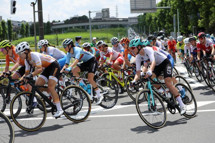 Foto: Atleta correndo na Rota Oine